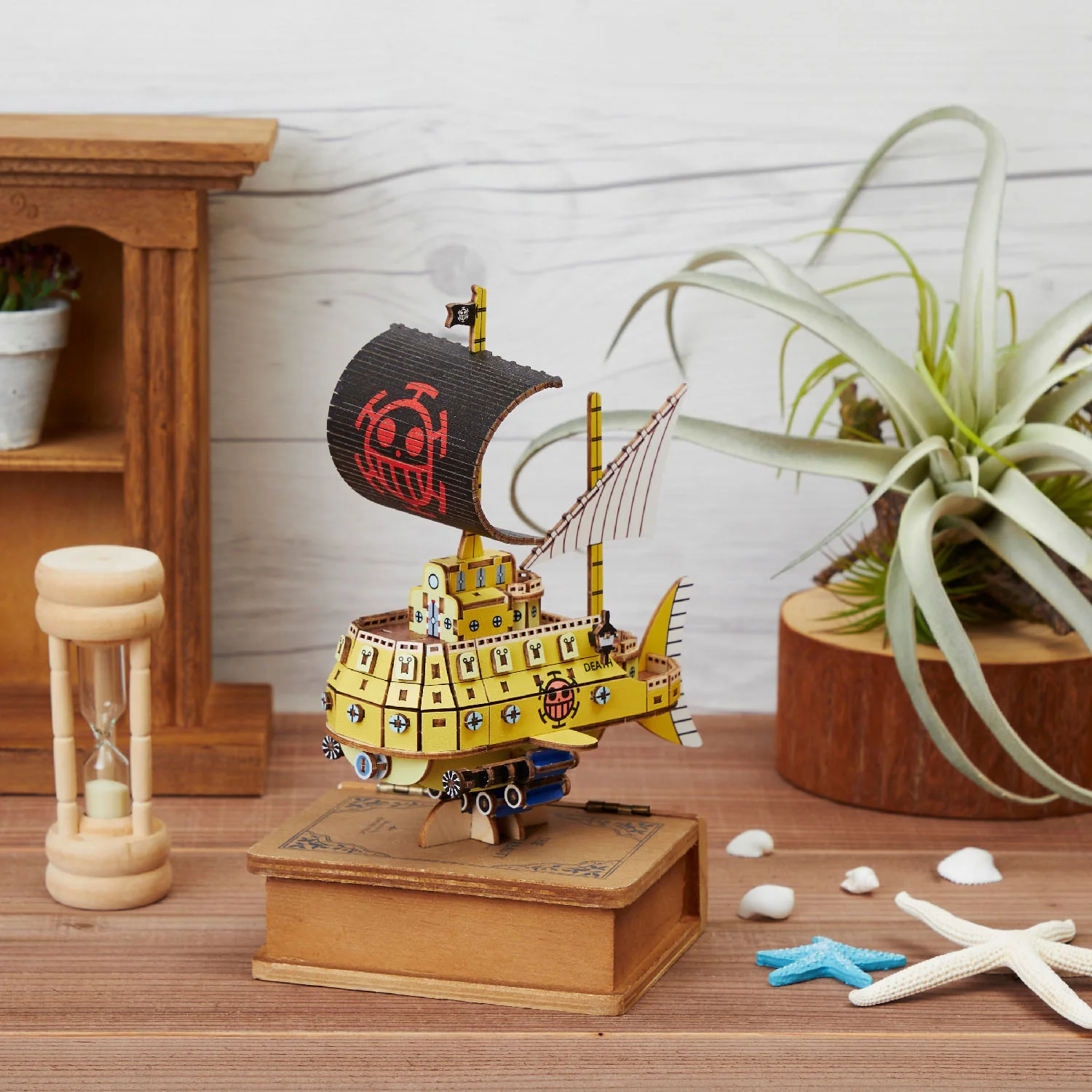 Wooden Art ki-gu-mi　ワンピース　トラファルガー・ローの潜水艦 - Image 2